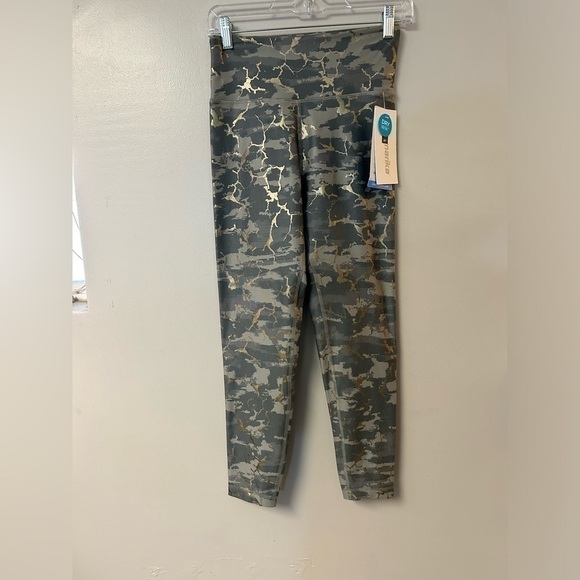 Marika Pants - Marika NWT athletic wear moisture wicking ankle length leggings